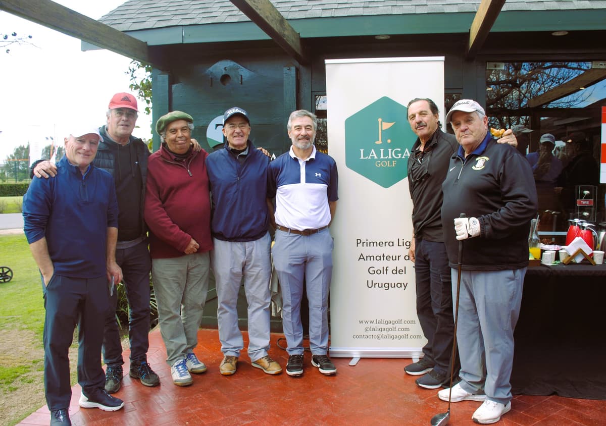 Bienvenidos a La Liga Golf. Imagen de golf en torneo.
